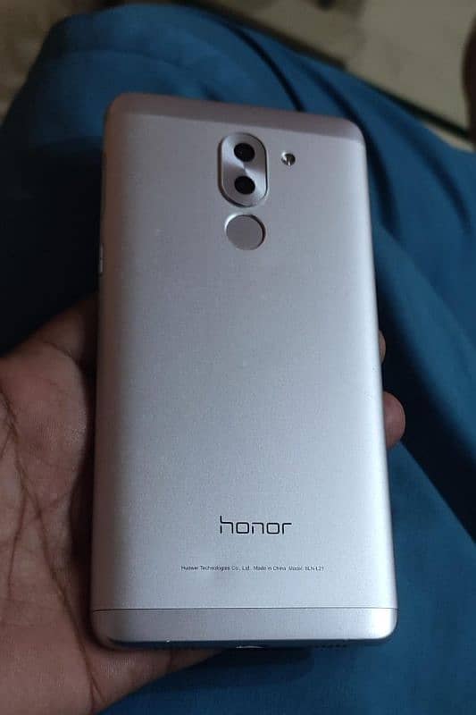 Huawei honour 6x 1