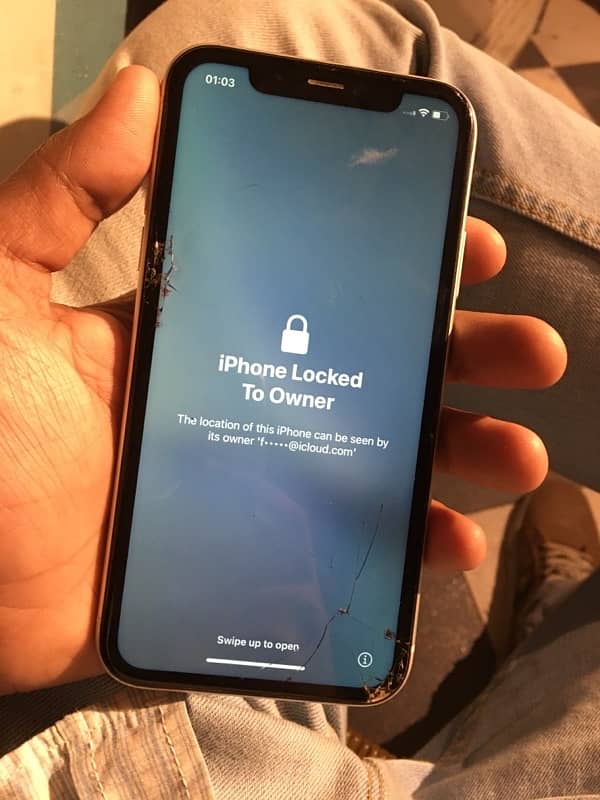 iPhone xr icloud locked 3