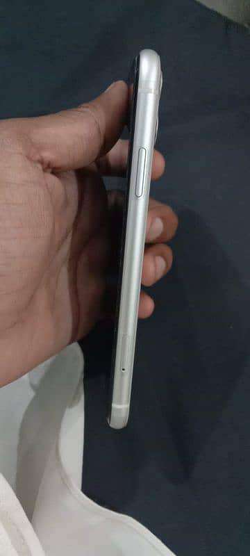 iphone 11 128GB PTA approved 4