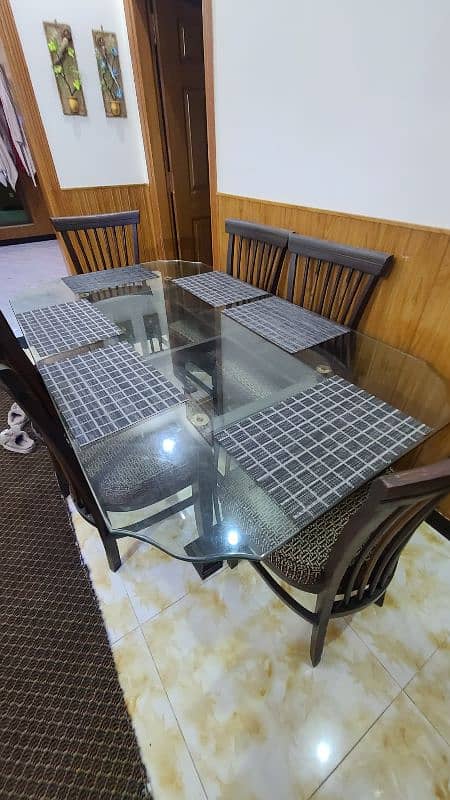 Dining Table urgent sale 2