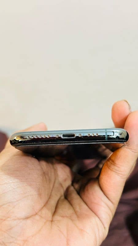 iphone 11 pro 2