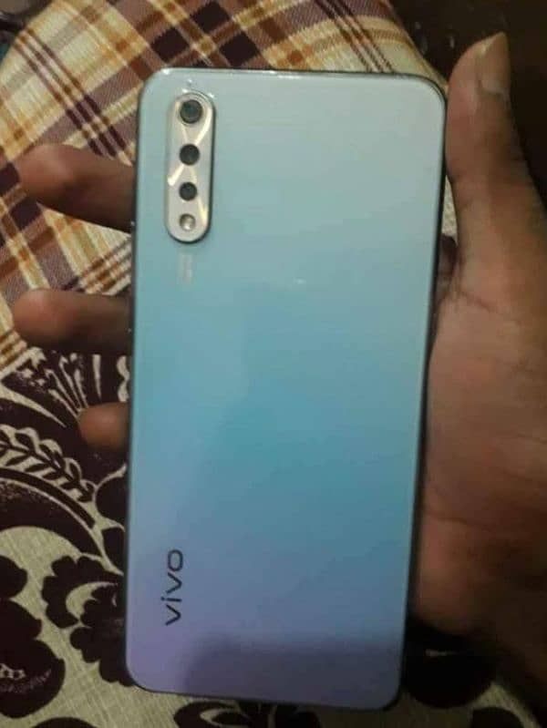 vivo s1 8 Gb ram 128 room 3