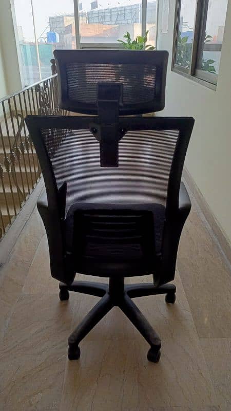 Used Office Executive Chairs (4 Pieces) 5