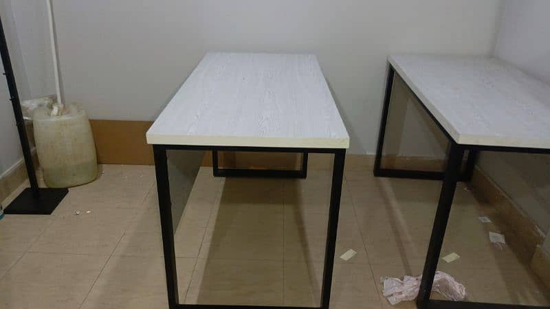 Used Office Executive Table/ computer table (4 Pieces) 3