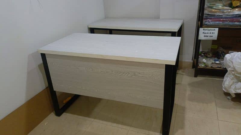 Used Office Executive Table/ computer table (4 Pieces) 4