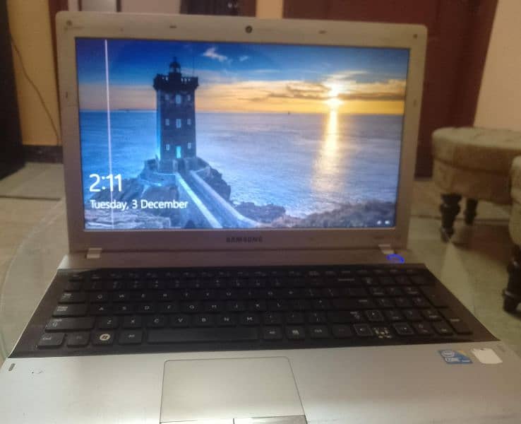 Samsung Notebook laptop i3 2nd generation (RV-511) 0