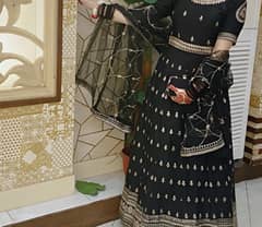 black lehnga with can can