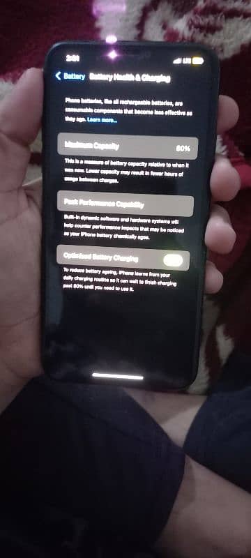 11 pro max hai pta approved 64gb hai all ok hai bettery 80 hai 6