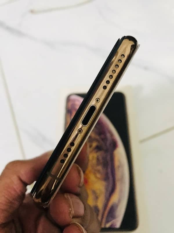 IPHONE XS MAX | 64 GB | PTA APPROVED | GOLDEN COLOR 5