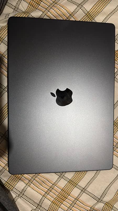 MacBook Pro M3 Pro 0