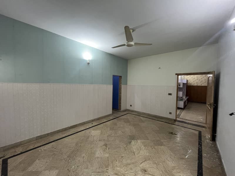 1 Kanal Double Unit House For Rent In Wapda Town. 4