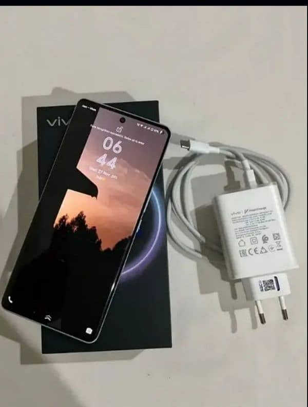 vivo v40.16. gb. 256.  phone 03099280202 1