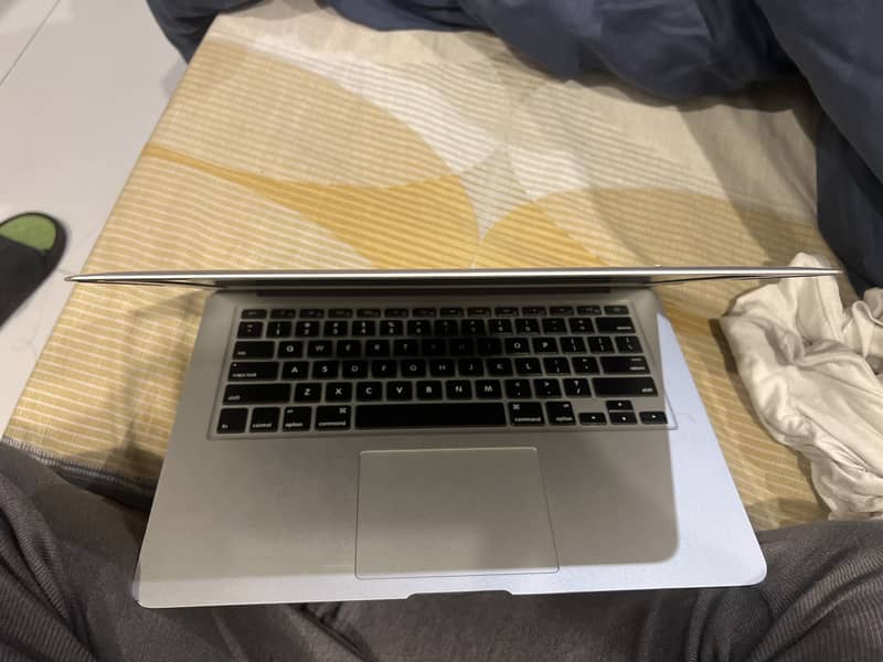 MacBook Air 2017 / Core i5 7th Generation 8gb Ram  Original Silver 3