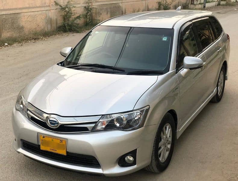 Toyota Corolla Fielder Hybrid 2014 2