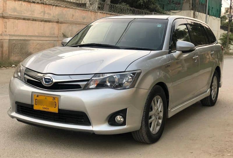 Toyota Corolla Fielder Hybrid 2014 5