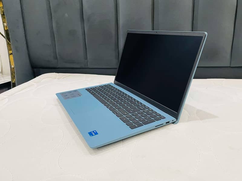 DELL 11th Gen C- i5 Like Brand New Condition Special Edition Colour. . 4