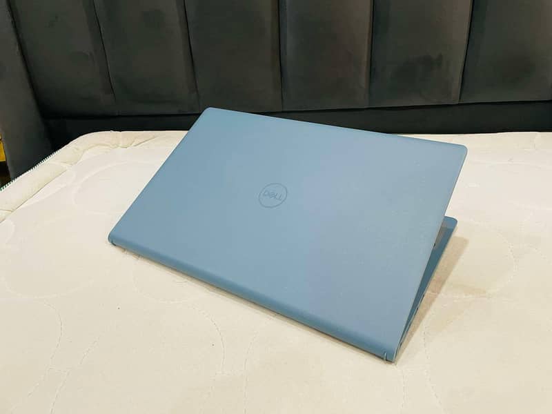 DELL 11th Gen C- i5 Like Brand New Condition Special Edition Colour. . 9