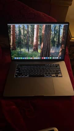 MacBook pro 2019 1tb