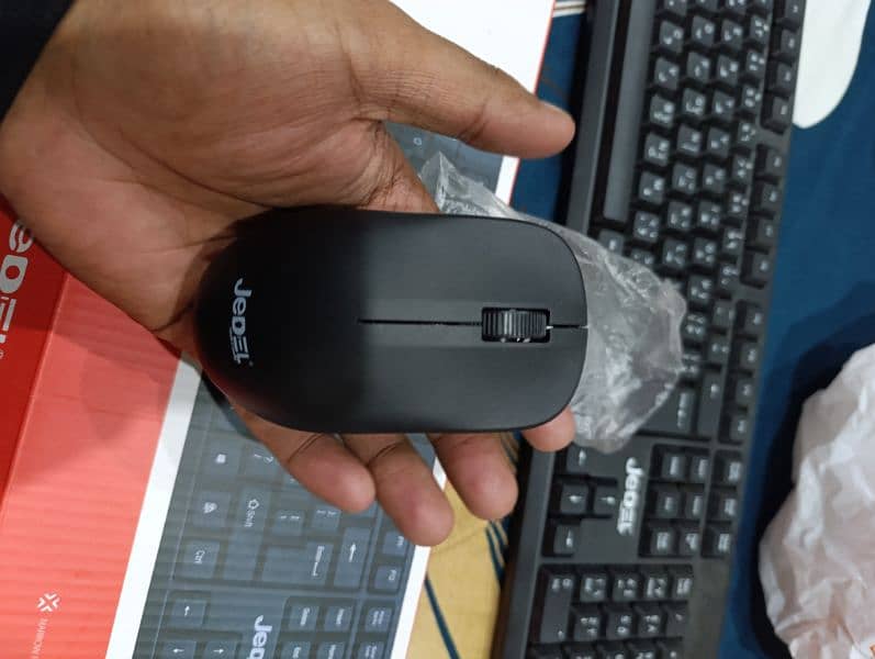 wireless keyboard and mouse 3