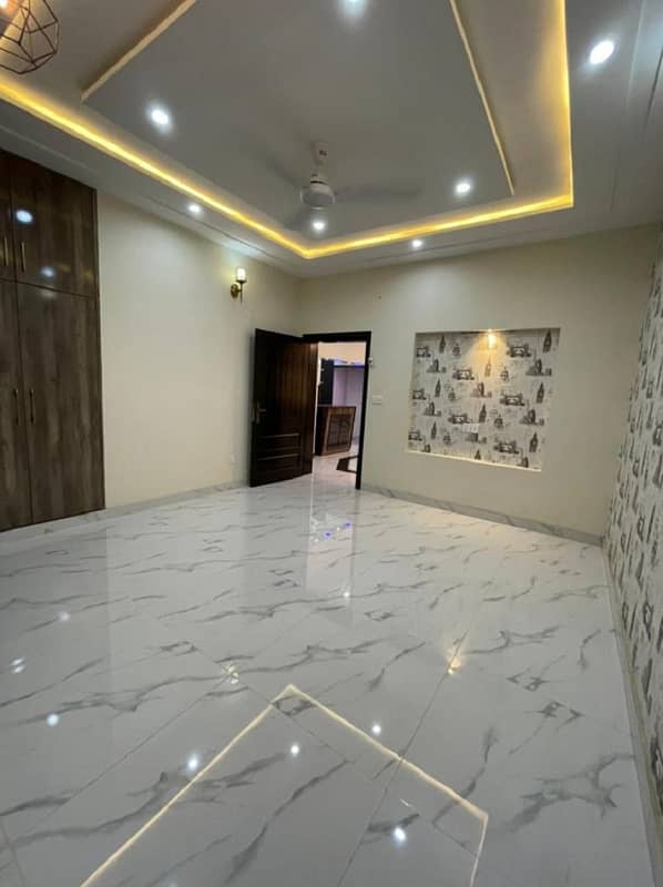 8 Marla House For Sale In Umar Block Bahria Town Lahore 1