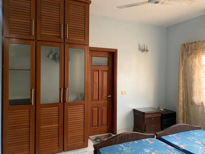 SEMI FURNISHED PORTION FOR RENT In DHA Phase 5 5