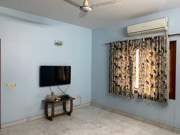 SEMI FURNISHED PORTION FOR RENT In DHA Phase 5 6