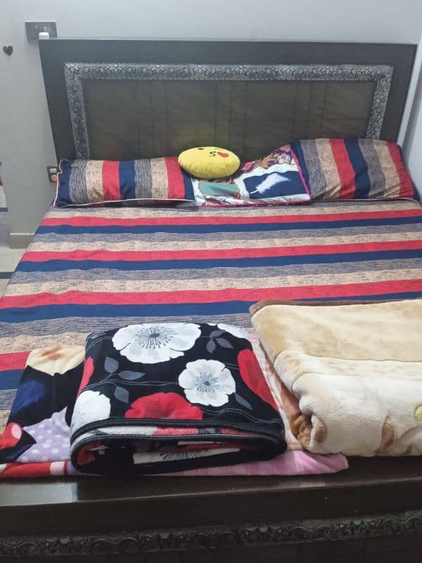 Double bed for sale 0