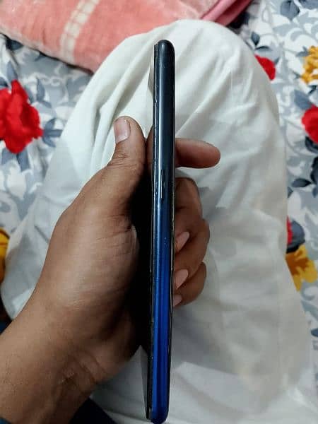 Oppo F9 4gb/64gb With BOX 2