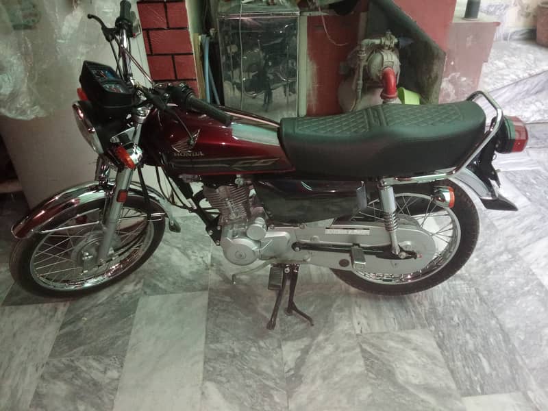 2024-Self-Starter Honda CG 125 Special Edition 2024 11