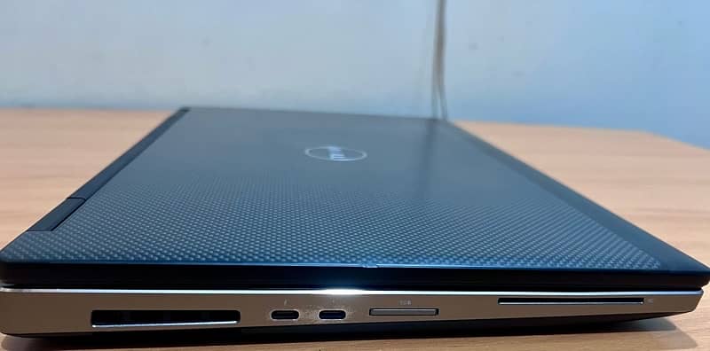 Dell precision 7530 i7 8th Generation 3