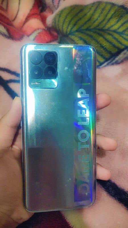 I am selling Realme 8 pro 8+8/128 1