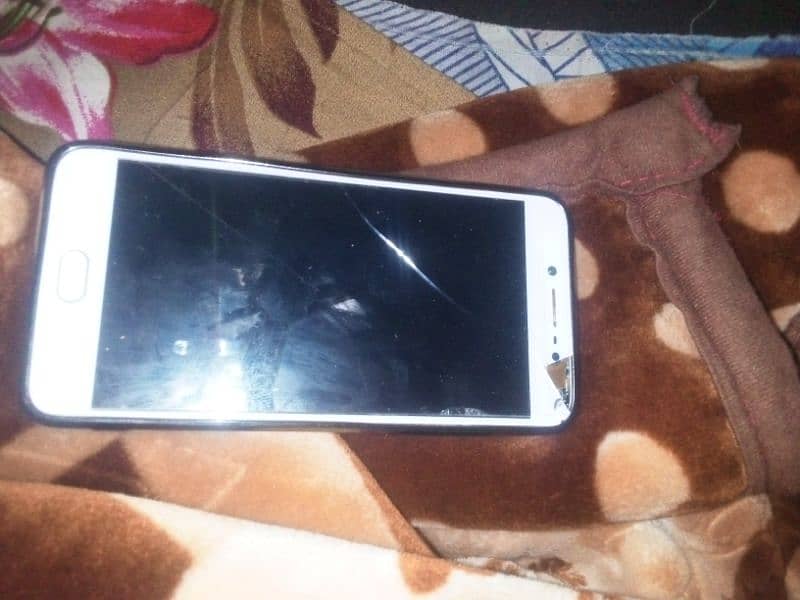 vivo Y67 4/32 urgent sale 4