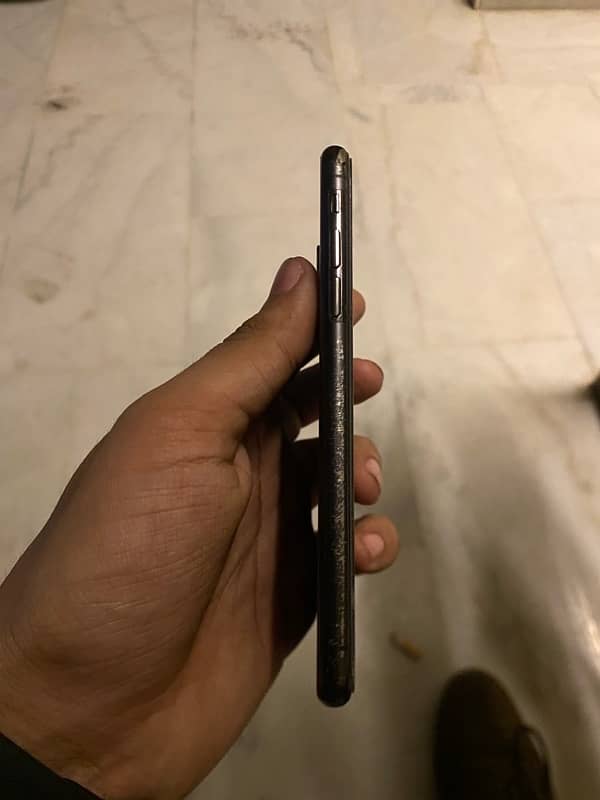 iPhone xs Genuine 8