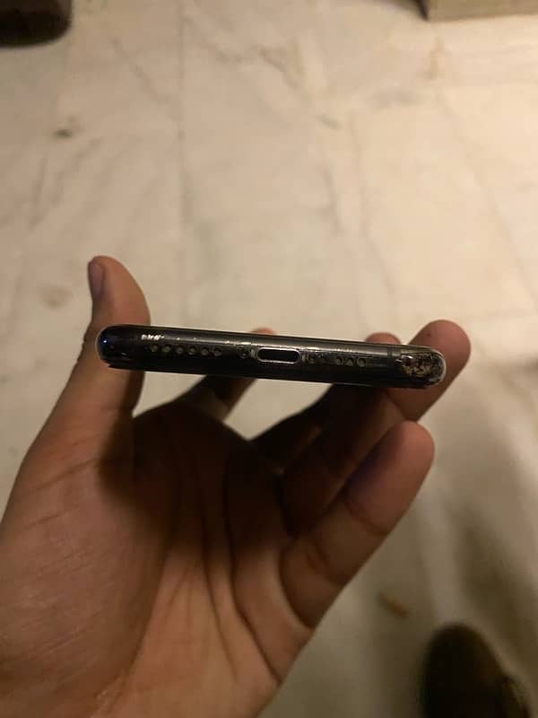 iPhone xs Genuine 10