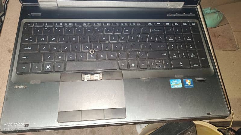 laptop HP i7 second generation 6 GB Ram 250 GB hard 9