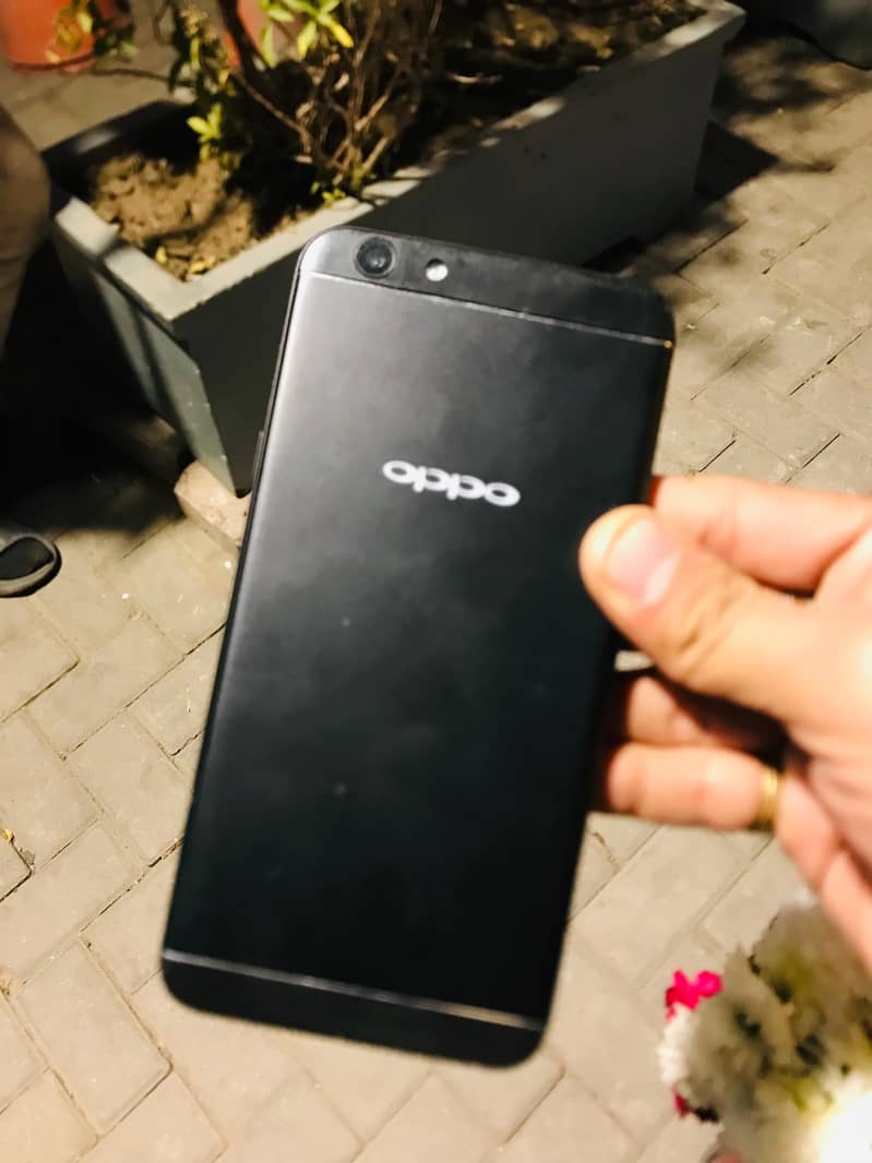 OPPO F1s 4/64GB 3