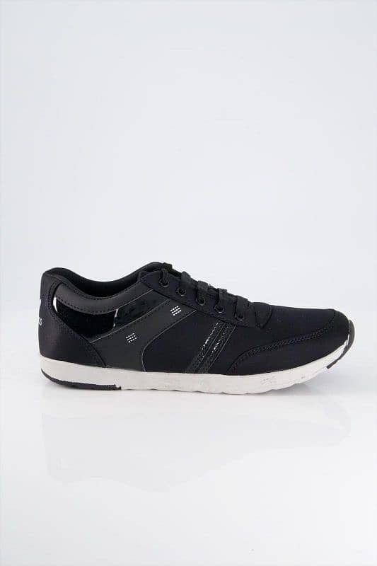 Men joggers & comfortable shoes 1