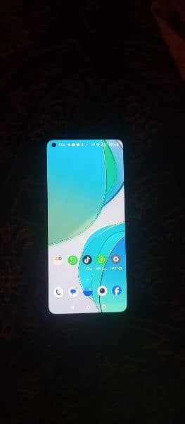 One plus 8t good condition best camera 120hdz refresh rate 3