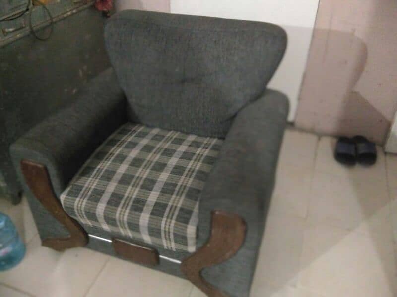 used sofa set 0