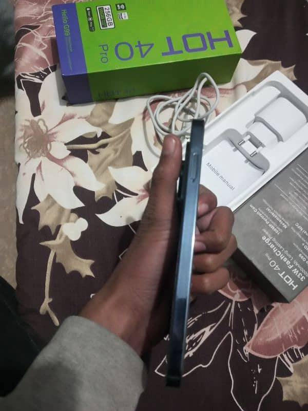 Infinix Hot 40 pro 2