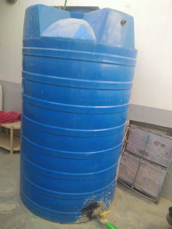 2000letters water tank 0