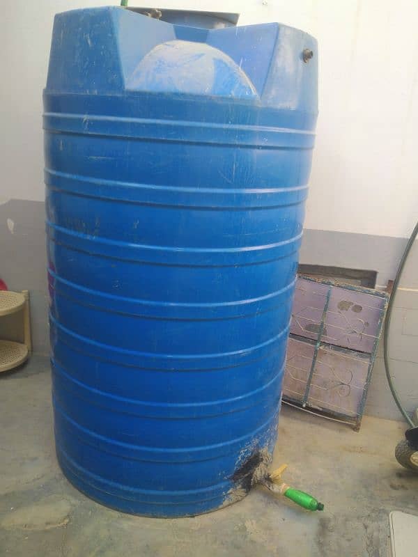 2000letters water tank 1