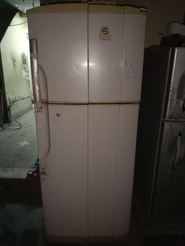 Dawlance refrigerator Used genuine condition 1