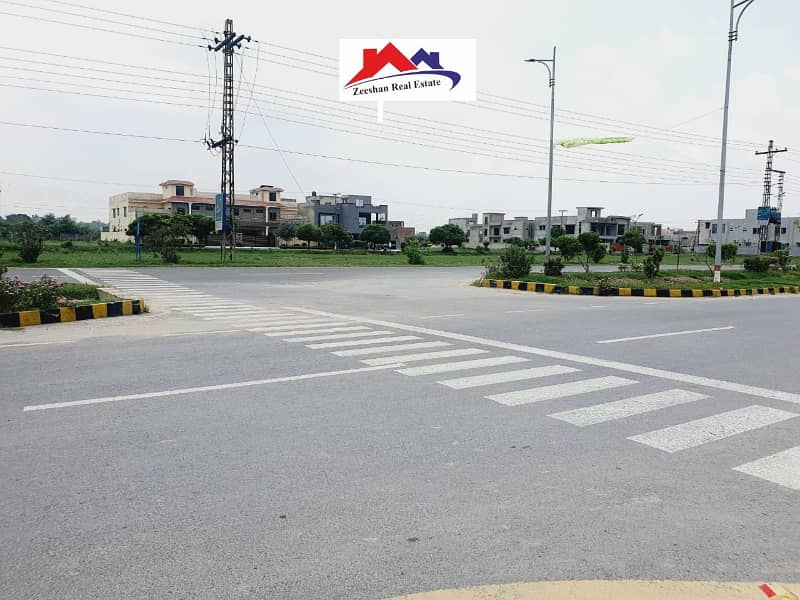 10 MARLA RESIDENTIAL PLOT FOR SALE IN VERY REASONABLE PRICE 7