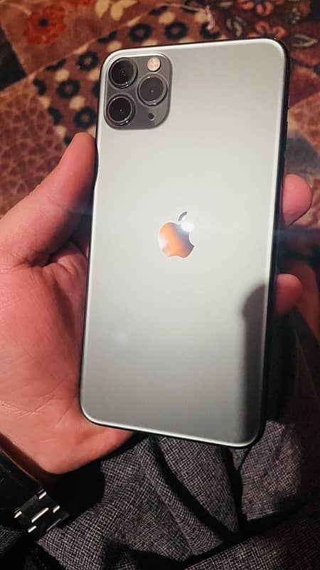 iPhone 11 pro max 256 gb  80 health  Jv 2 month working 5