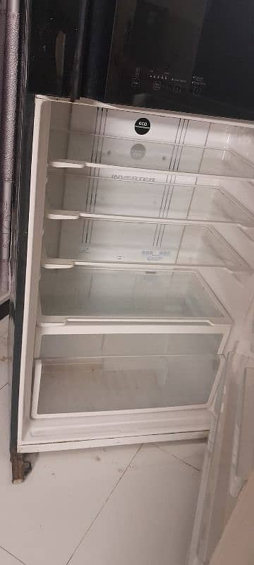 HiTachi (Defrost) Inverter Fridge for Urgent Sell 2