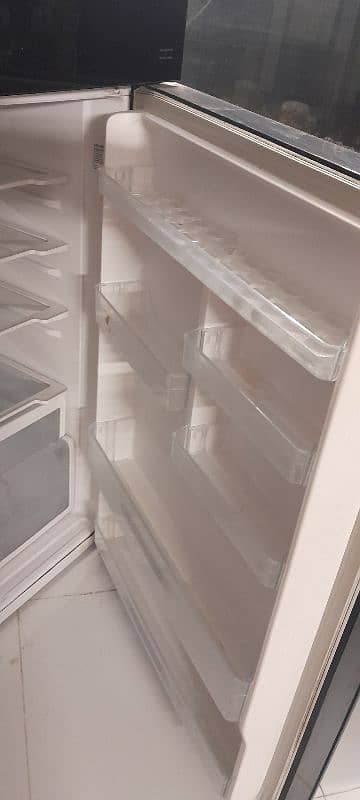 HiTachi (Defrost) Inverter Fridge for Urgent Sell 4