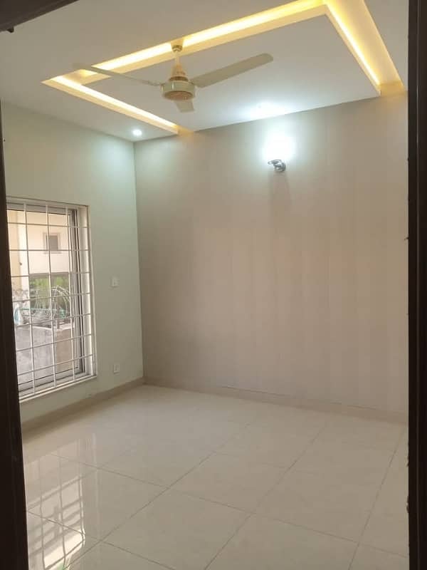 mumtaz city 8 marla single storey structure for sale 3