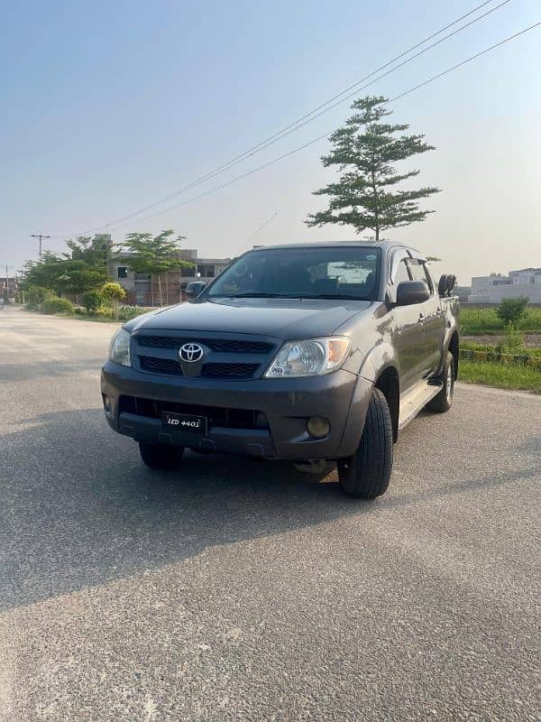 Toyota Hilux 2011 3