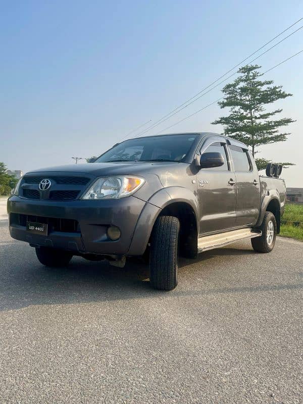 Toyota Hilux 2011 8